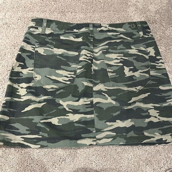 CAMO SKIRT BY KENSIE JEANS size 8 like new! - Picture 6 of 7